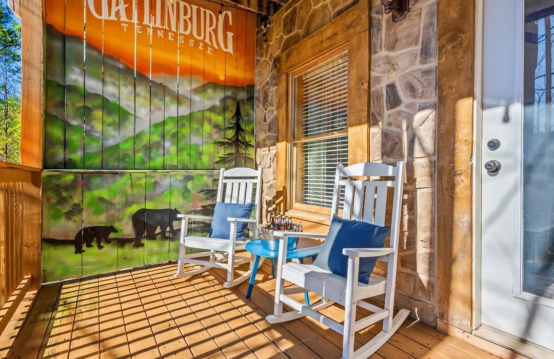Smokiesboutiquecabins Would Love To Host You! 4 Miles To Gatlinburg Strip! Resort Pool Open May 1 Through Oct 1! Views, Shuffleboard, Hot Tub, Arcade!-1